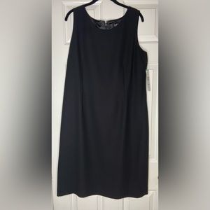 NWT 2 piece women’s suit matching dress and blazer Size 16